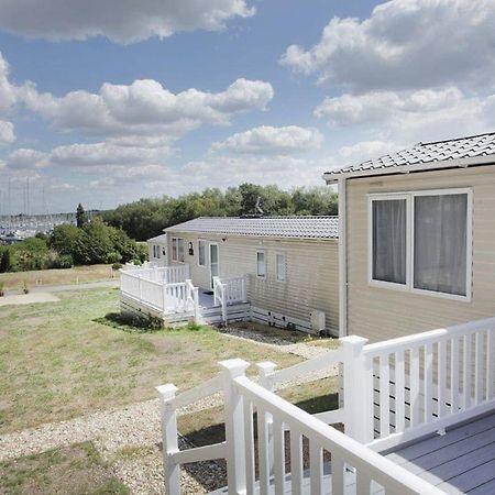 Mercury Yacht Harbour And Holiday Park Lower Swanwick Exterior foto
