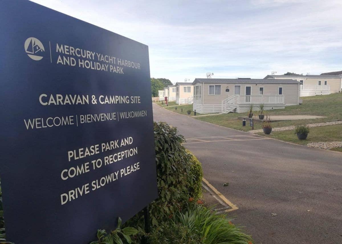 Mercury Yacht Harbour And Holiday Park Lower Swanwick Exterior foto
